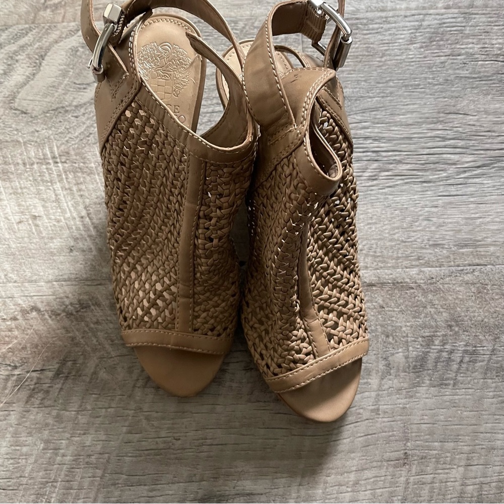 Vince Camuto heels - Picture 2 of 4